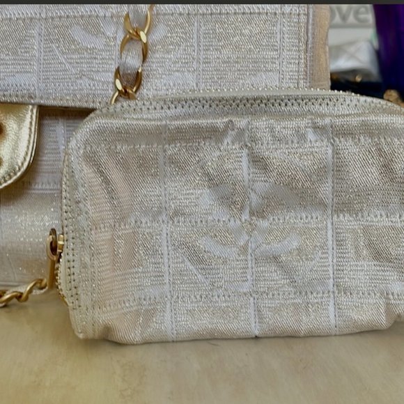 Authentic Beautiful Vintage Chanel Canvas Flap - Picture 3 of 9